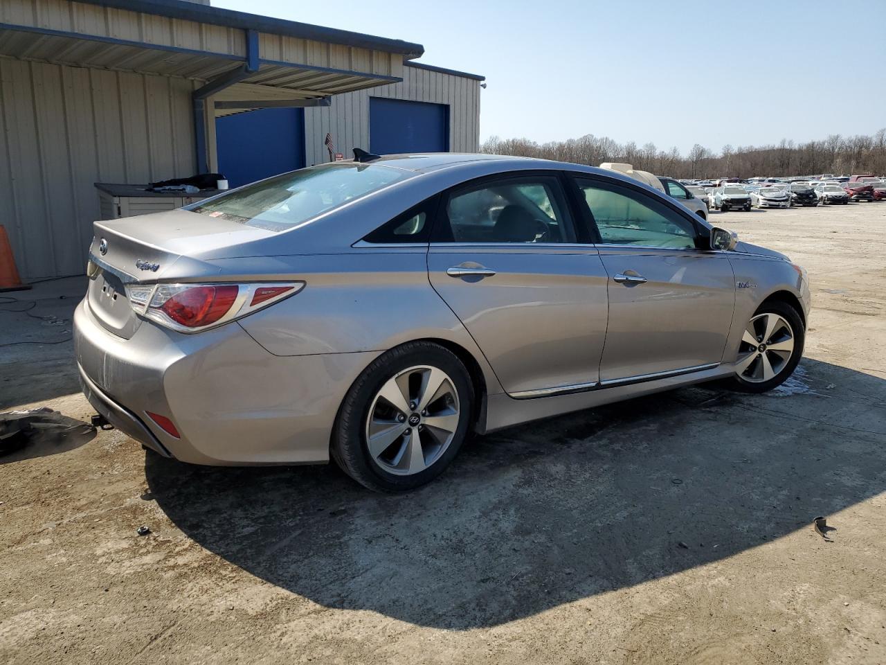 2011 HYUNDAI SONATA HYB - Image 3