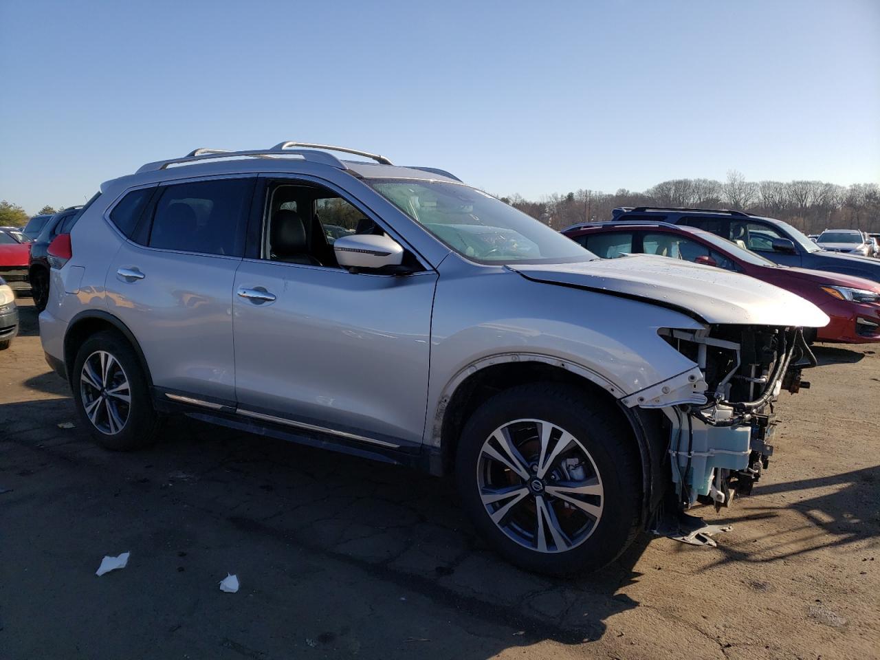 2017 NISSAN ROGUE SV - Image 4