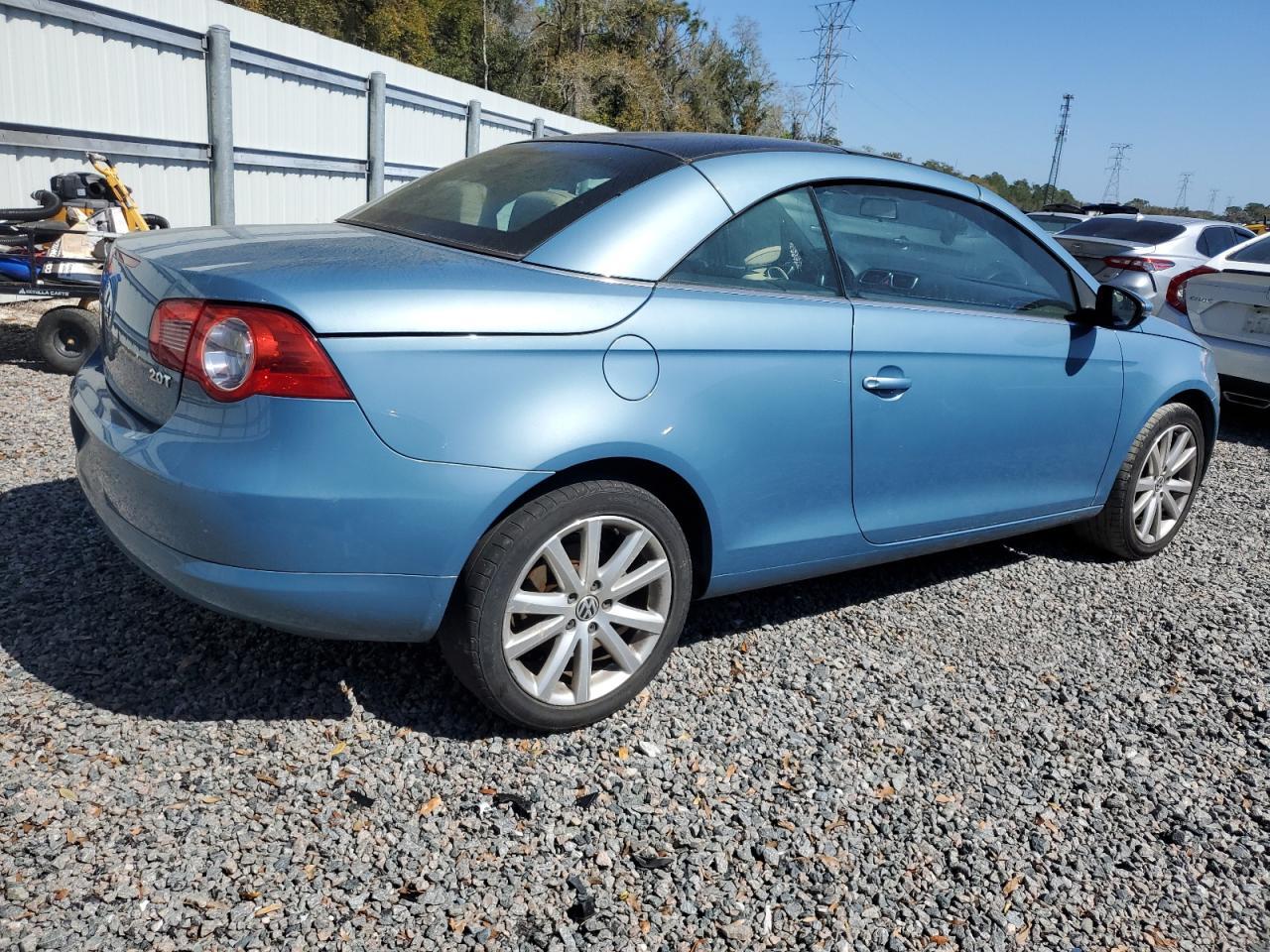 2010 VOLKSWAGEN EOS TURBO - Image 3