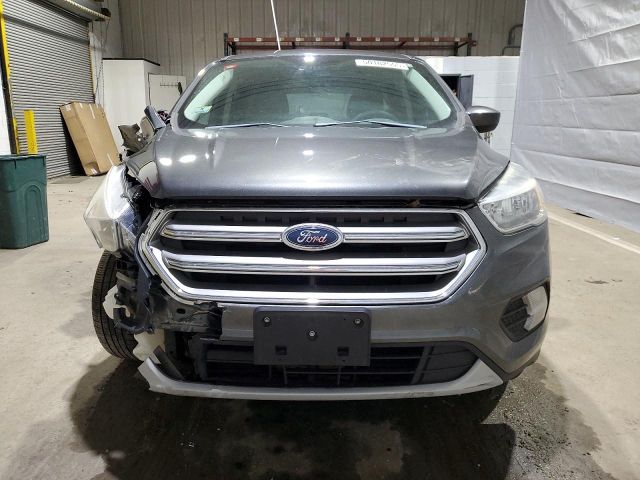 2017 FORD ESCAPE SE - Image 5