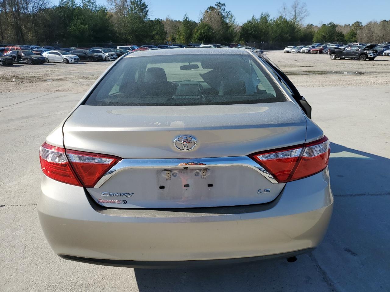 2017 TOYOTA CAMRY LE - Image 6