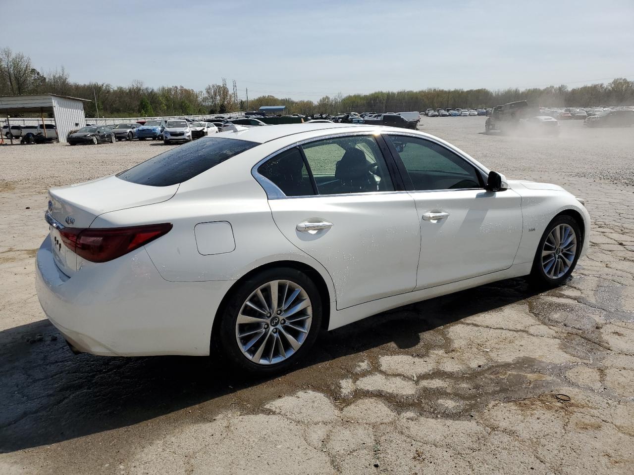 2018 INFINITI Q50 LUXE - Фото 3