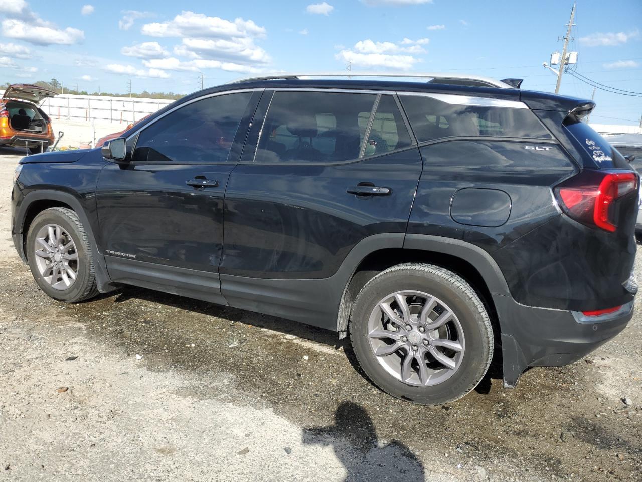 2023 GMC TERRAIN SL - Фото 2