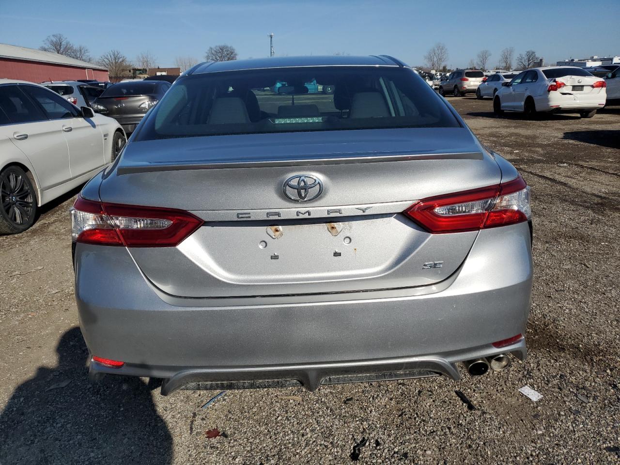 2020 TOYOTA CAMRY SE - Фото 6