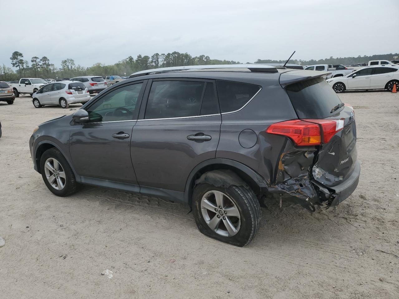 2015 TOYOTA RAV4 XLE - Image 2