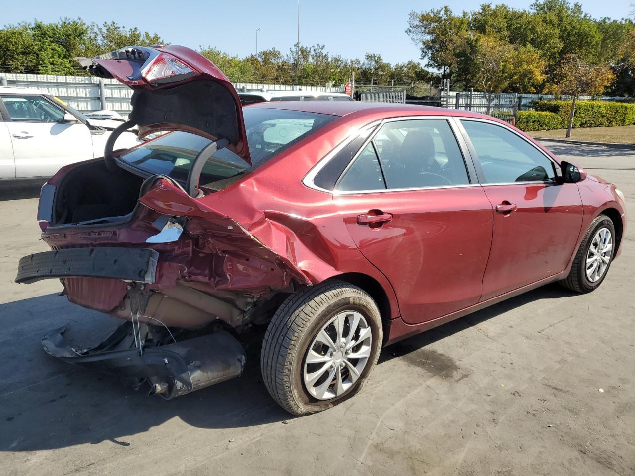 2017 TOYOTA CAMRY LE - Фото 3