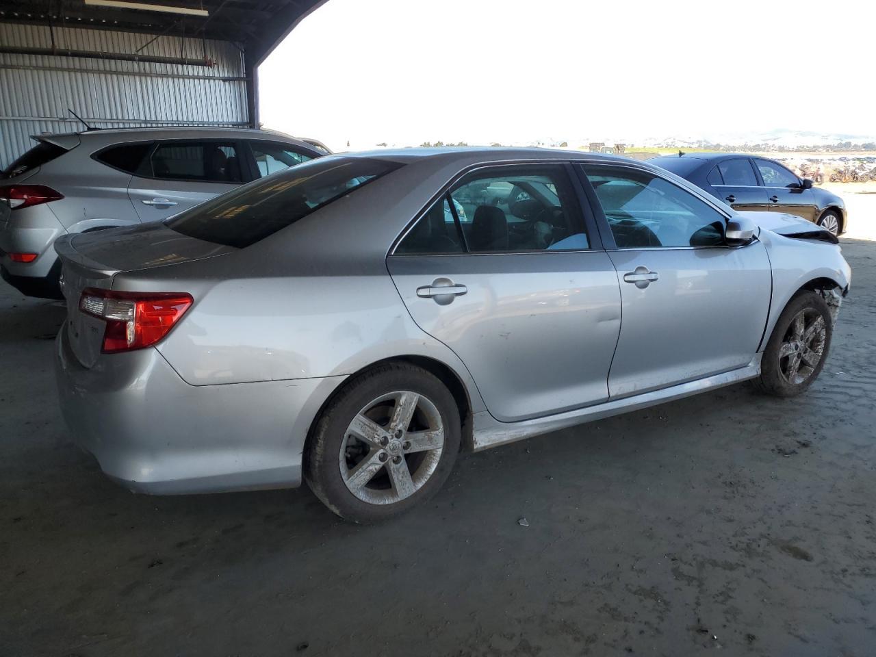 2013 TOYOTA CAMRY L - Фото 3