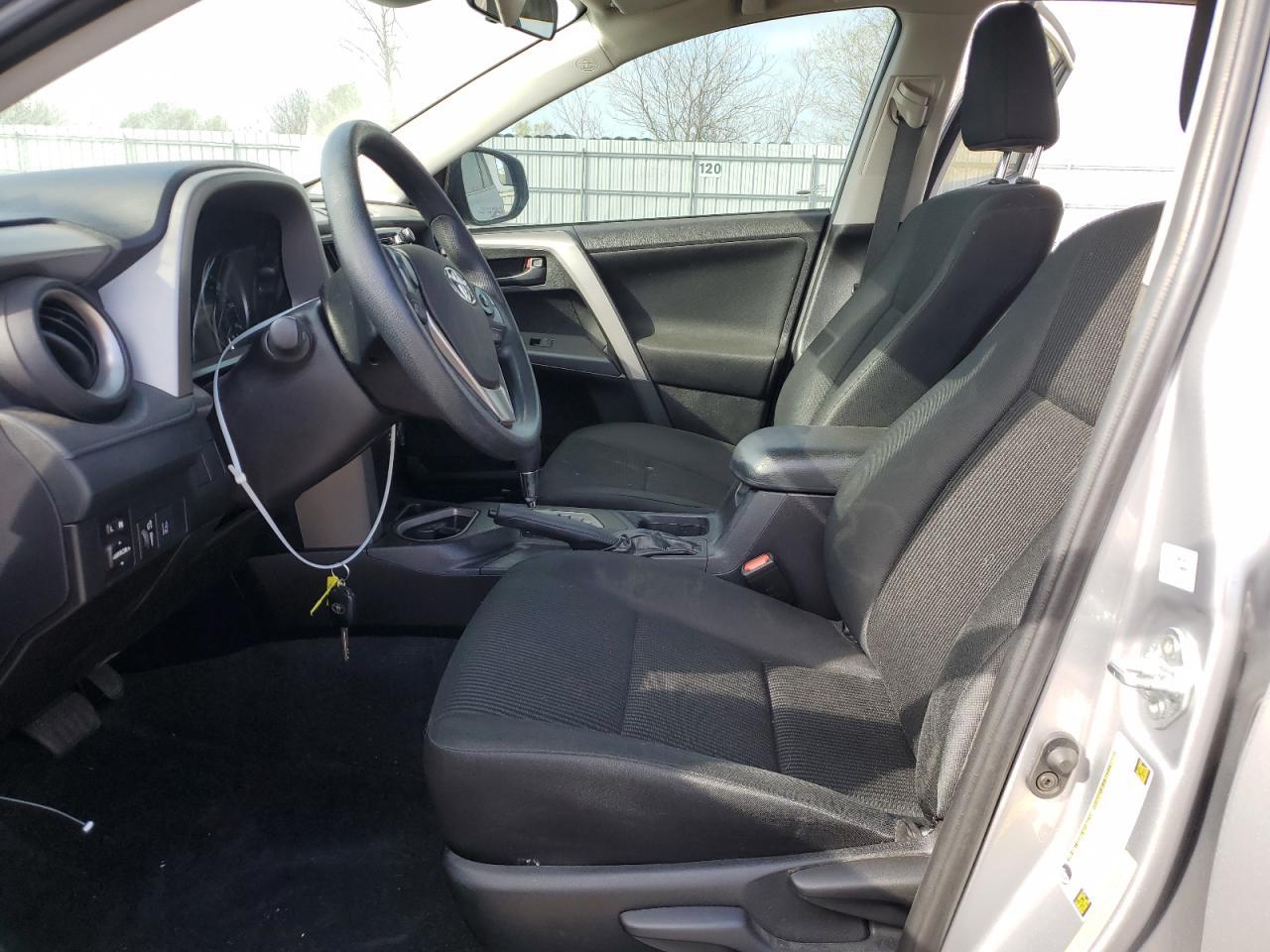 2017 TOYOTA RAV4 LE - Фото 7
