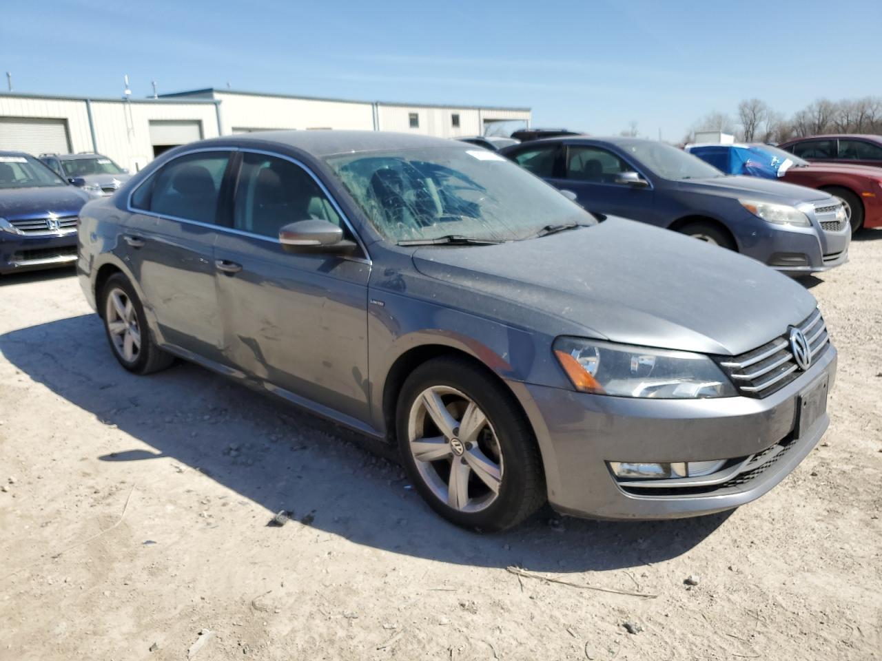 2015 VOLKSWAGEN PASSAT S - Фото 4