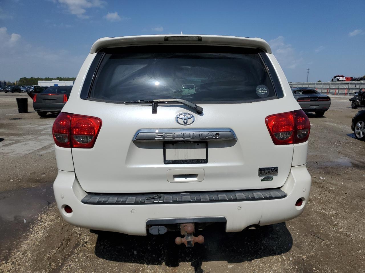 2013 TOYOTA SEQUOIA PL - Image 6