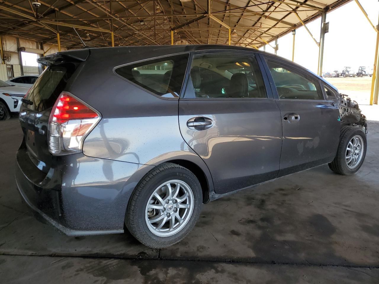 2016 TOYOTA PRIUS V - Image 3