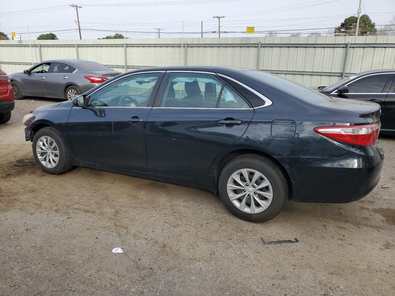 2017 TOYOTA CAMRY LE - Фото 2