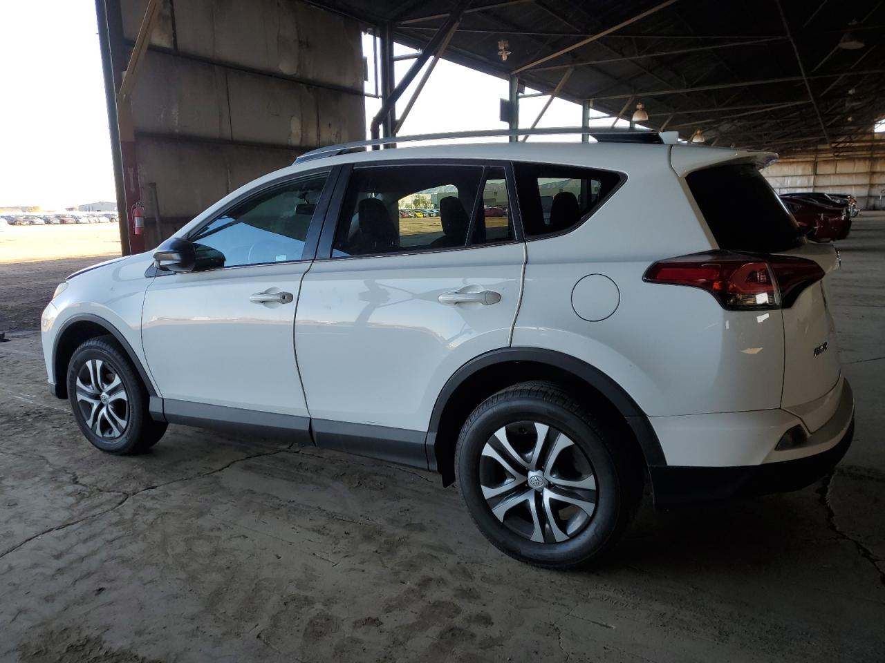 2016 TOYOTA RAV4 LE - Фото 2