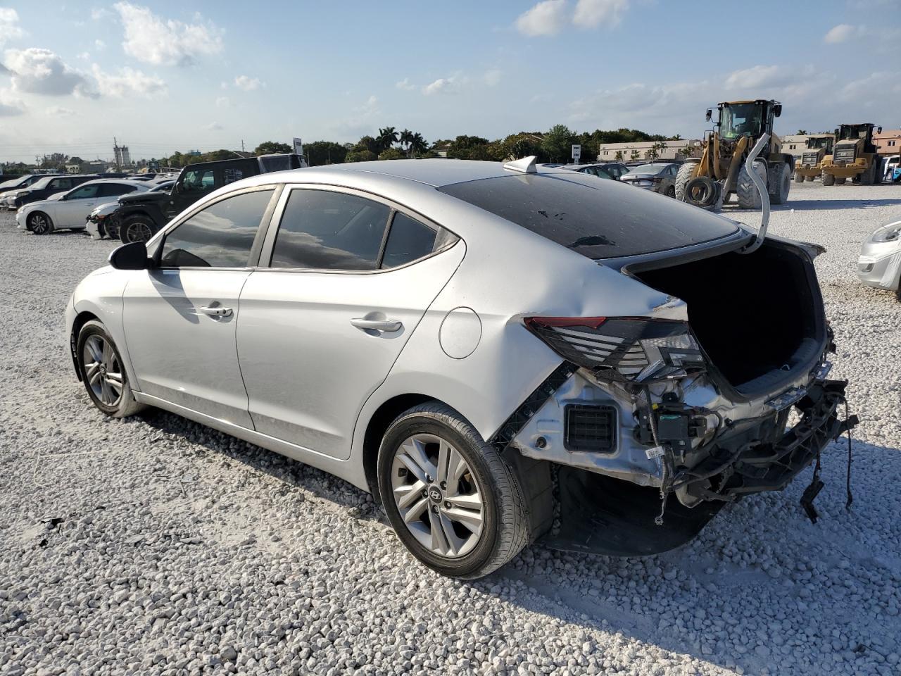 2019 HYUNDAI ELANTRA SE - Фото 2