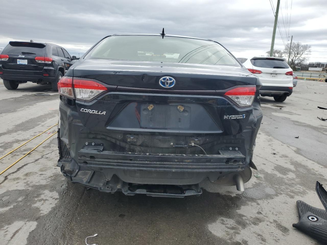 2021 TOYOTA COROLLA LE - Фото 6
