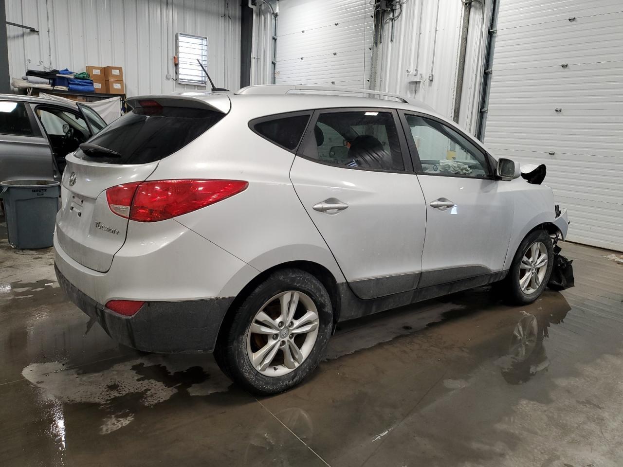 2012 HYUNDAI TUCSON GLS - Image 3