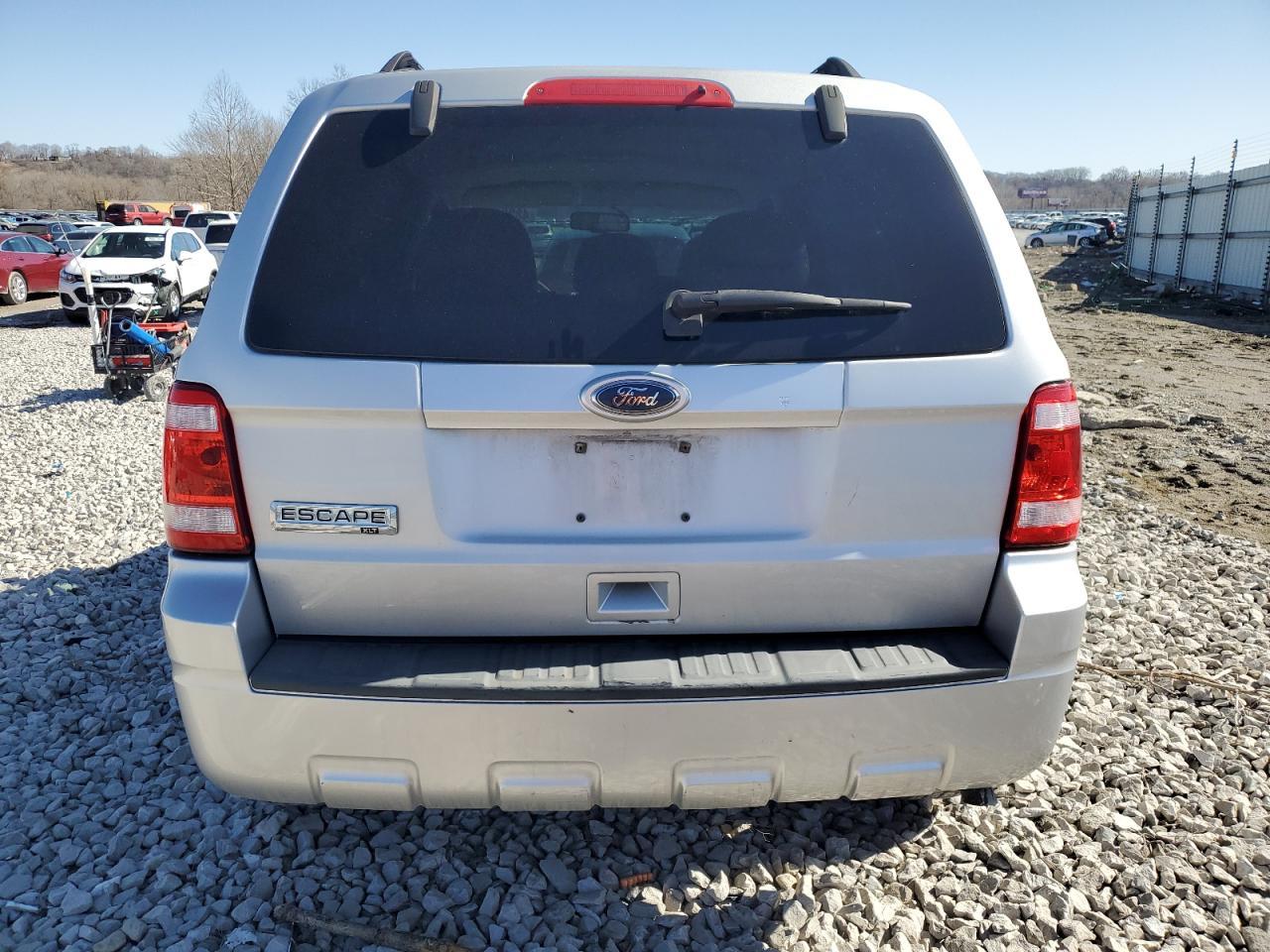 2010 FORD ESCAPE XLT - Фото 6