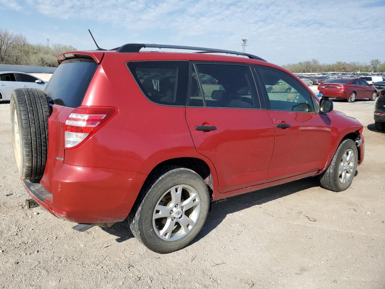 2011 TOYOTA RAV4 - Фото 3