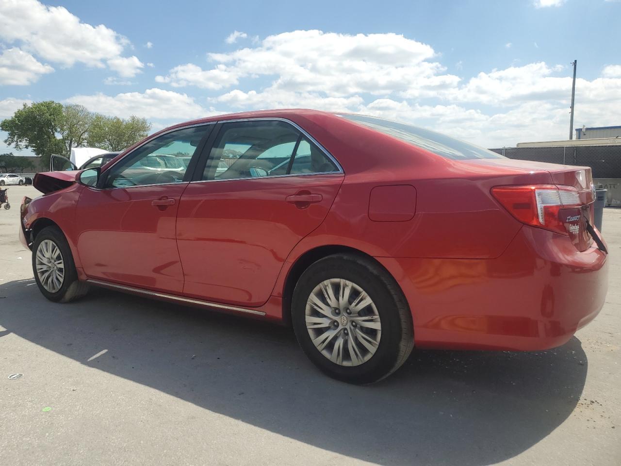 2014 TOYOTA CAMRY L - Фото 2