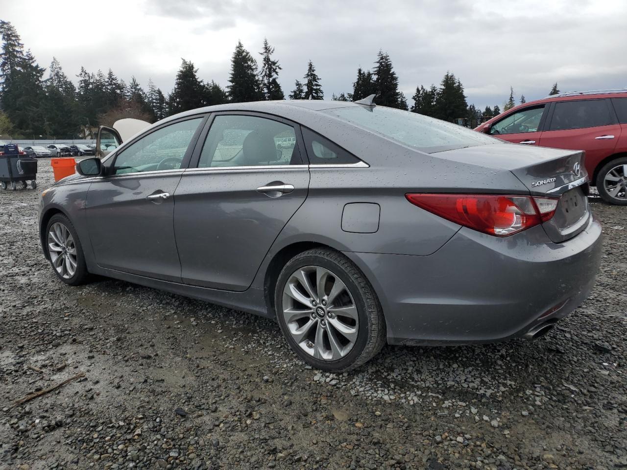 2011 HYUNDAI SONATA SE - Image 2