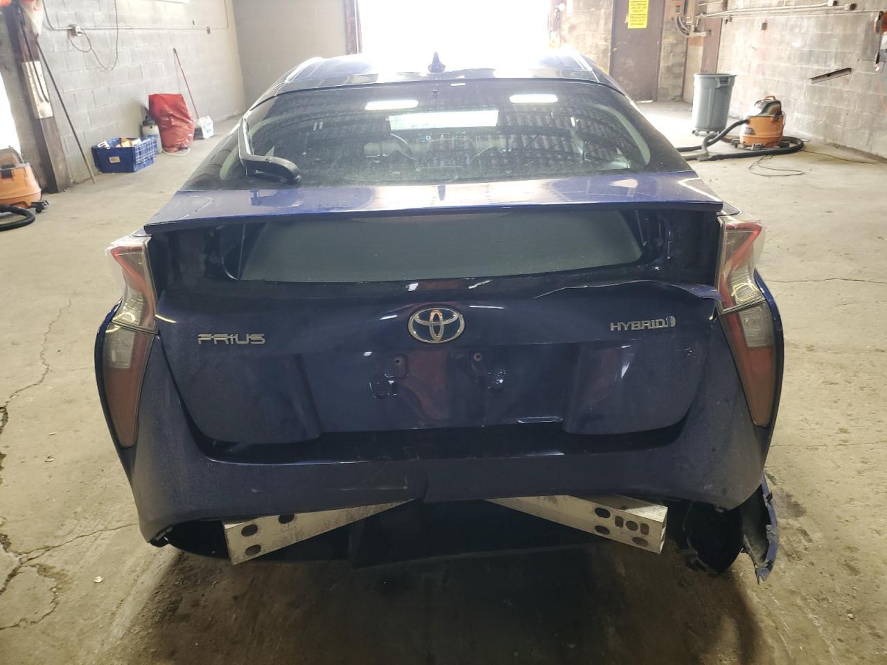 2016 TOYOTA PRIUS - Image 6
