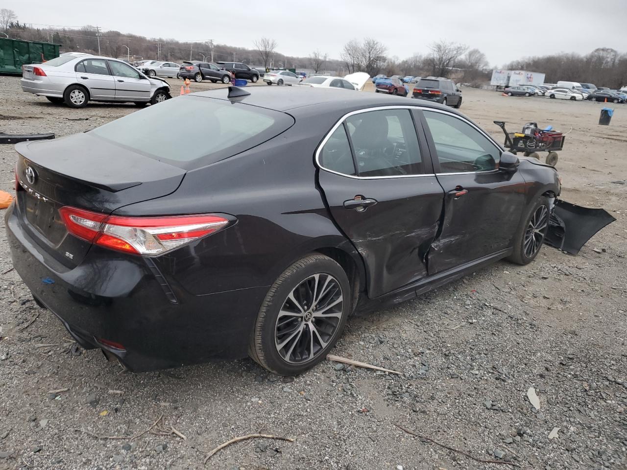 2020 TOYOTA CAMRY SE - Image 3
