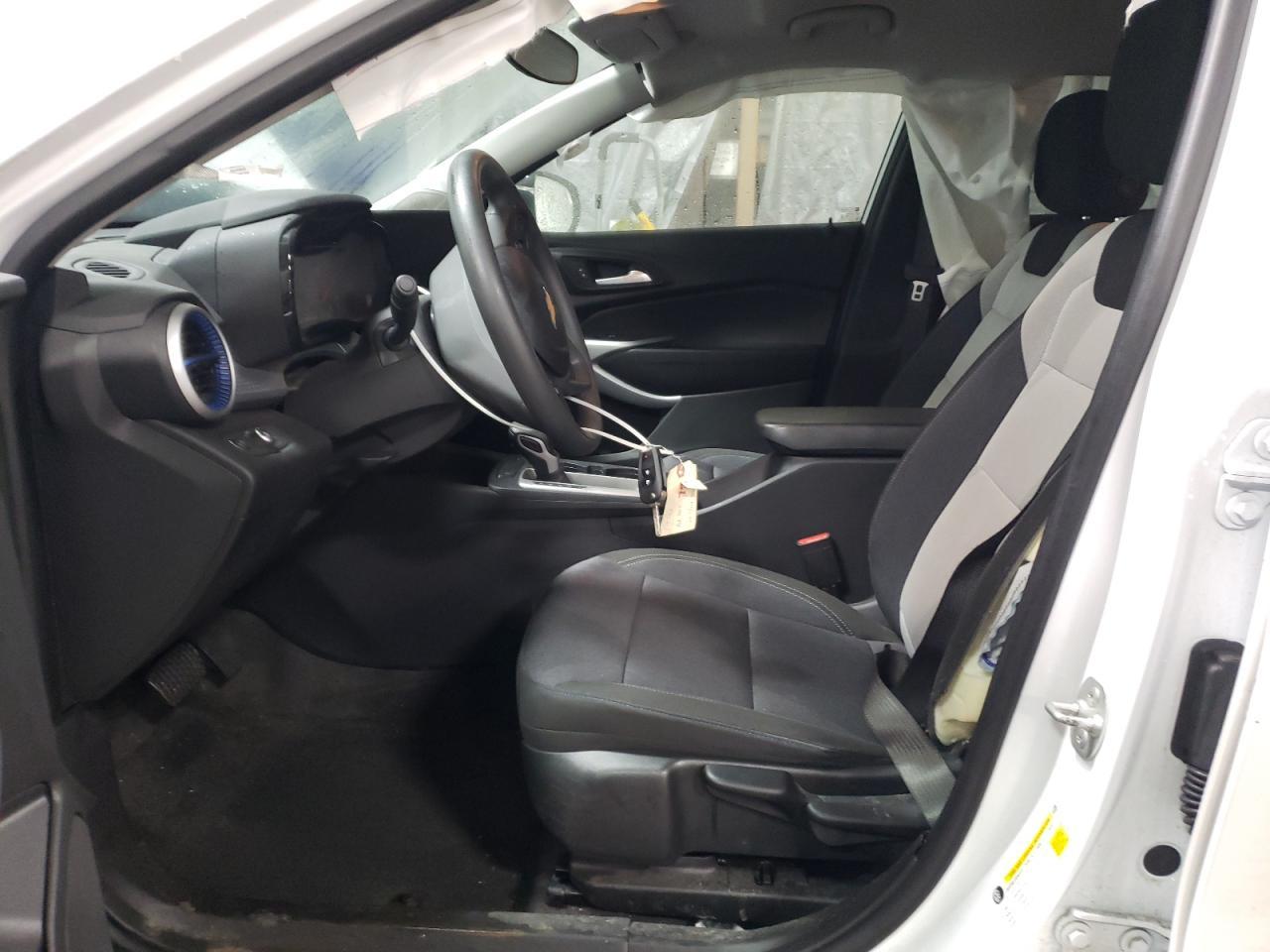 2024 CHEVROLET TRAX LS - Фото 7