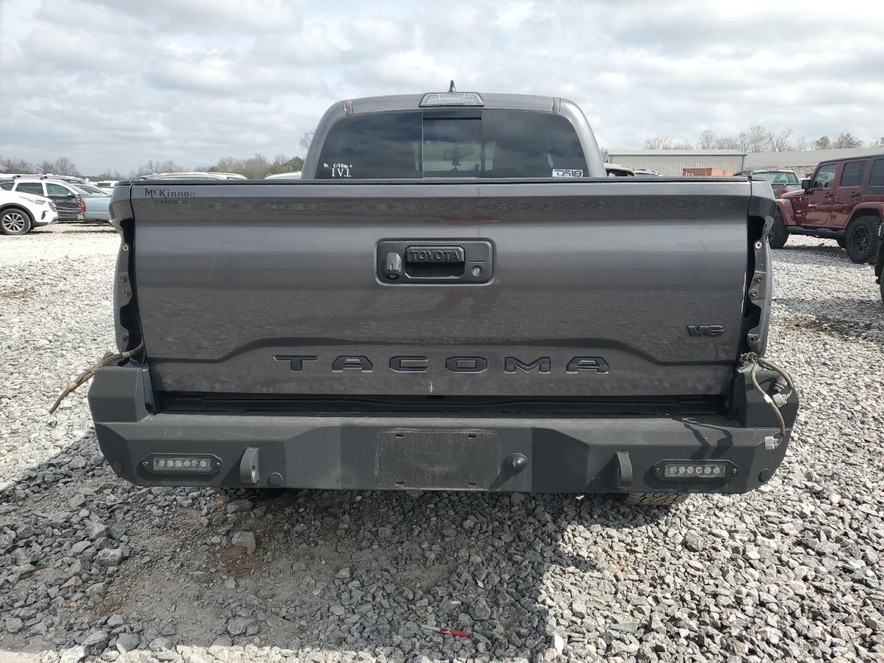 2017 TOYOTA TACOMA DOU - Фото 6