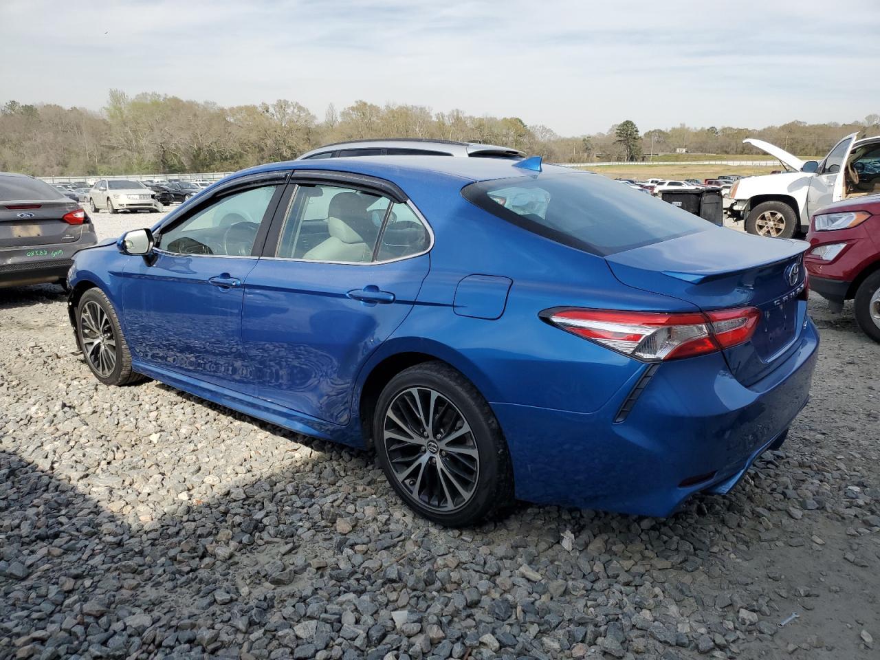 2020 TOYOTA CAMRY SE - Image 2