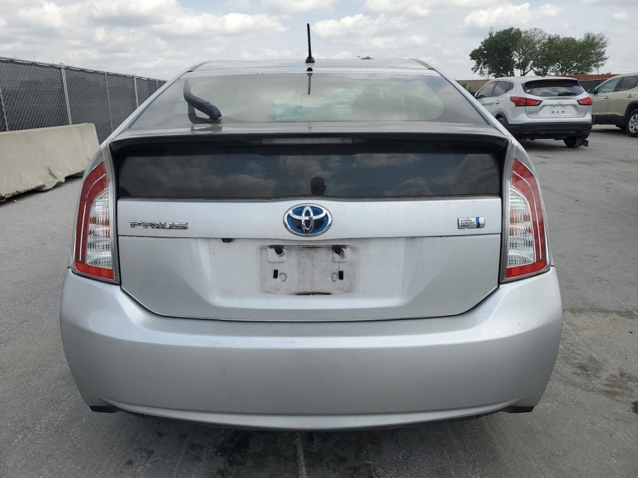 2015 TOYOTA PRIUS - Фото 6