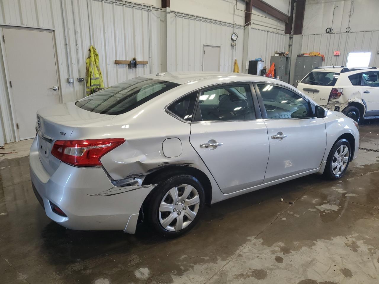 2017 NISSAN SENTRA S - Фото 3