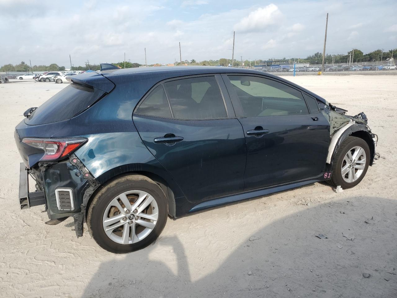 2022 TOYOTA COROLLA SE - Фото 3