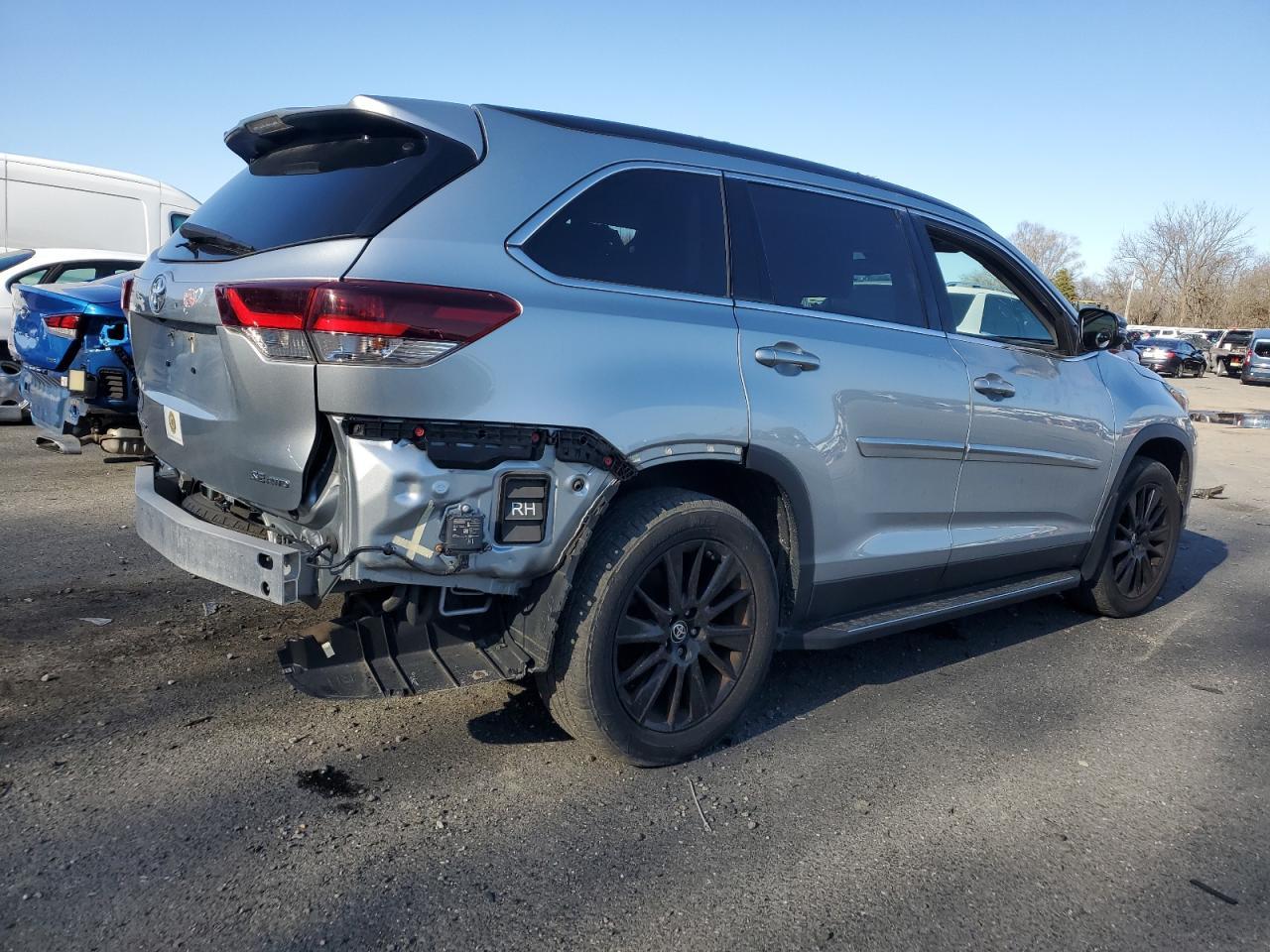2019 TOYOTA HIGHLANDER - Фото 3