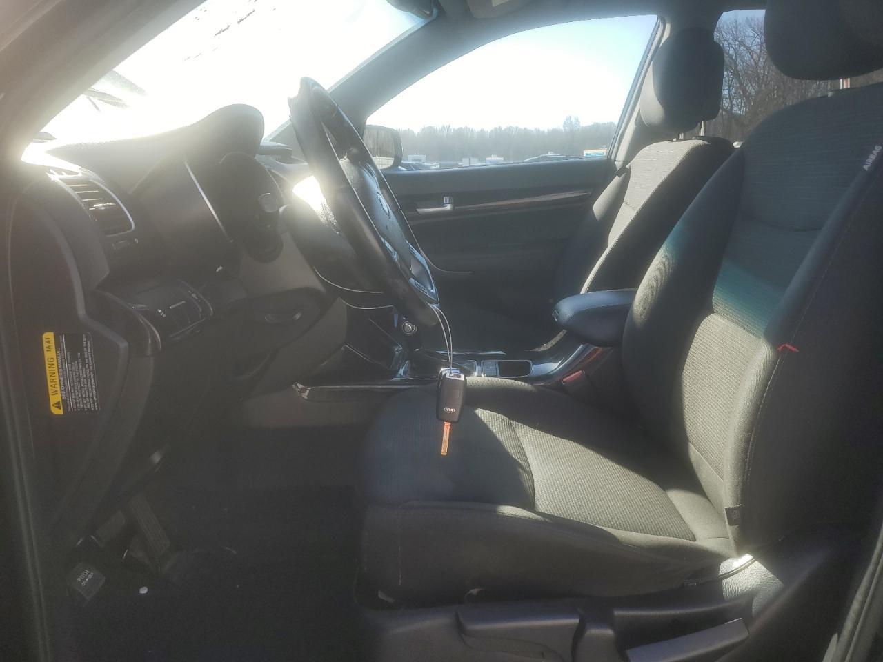 2014 KIA SORENTO LX - Image 7