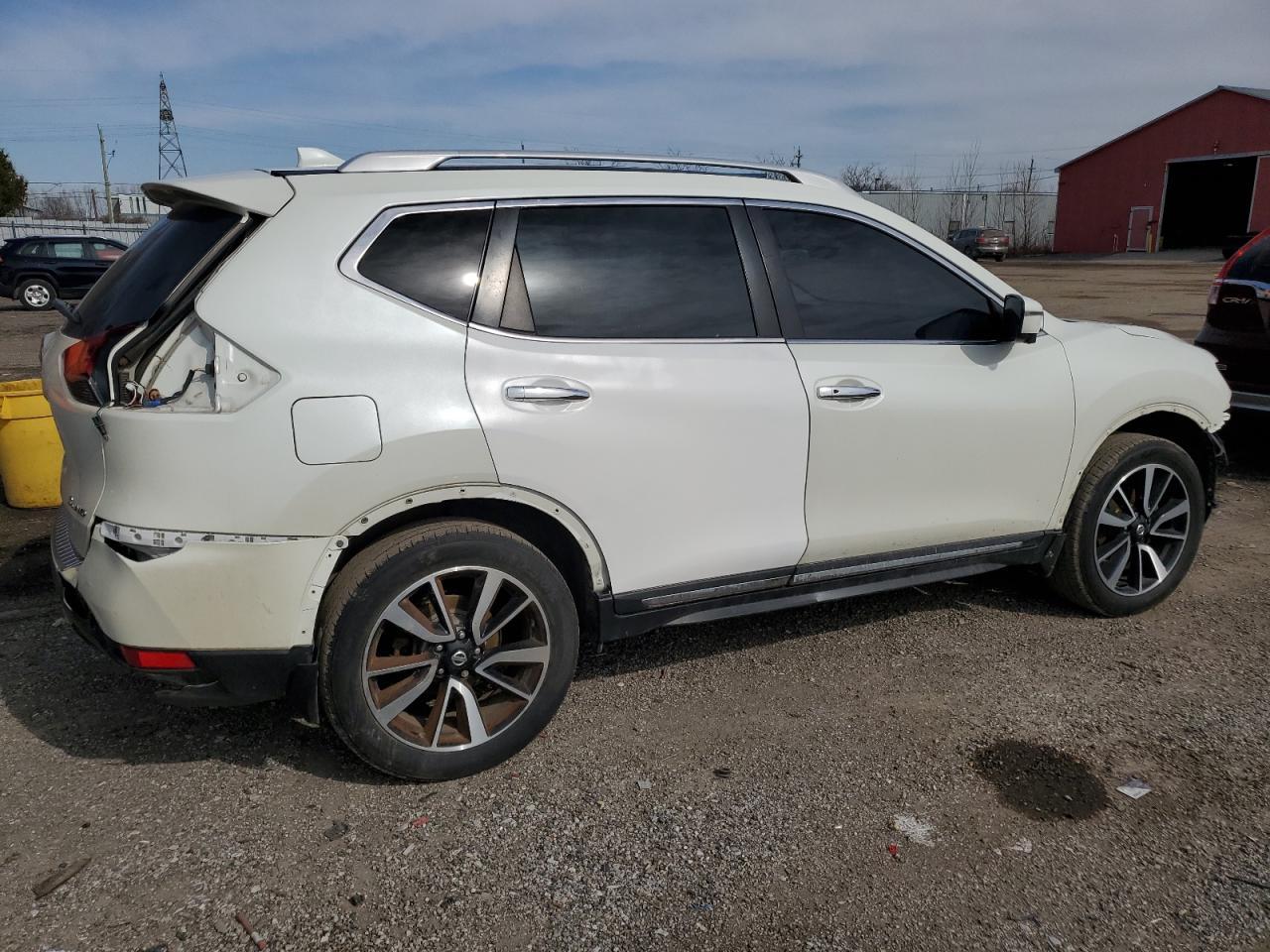 2017 NISSAN ROGUE SV - Фото 3