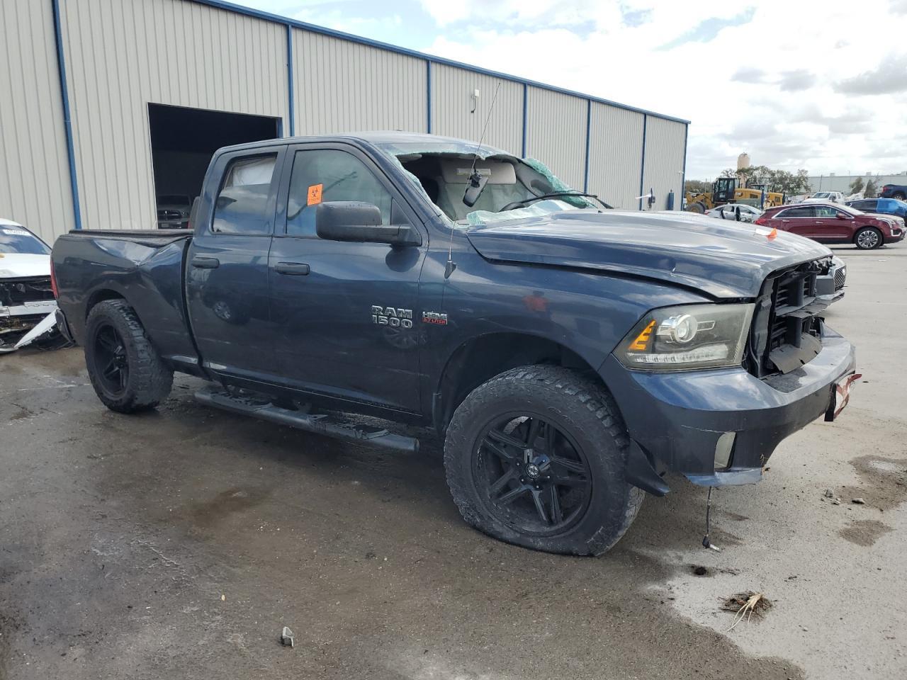 2015 RAM 1500 ST - Фото 4