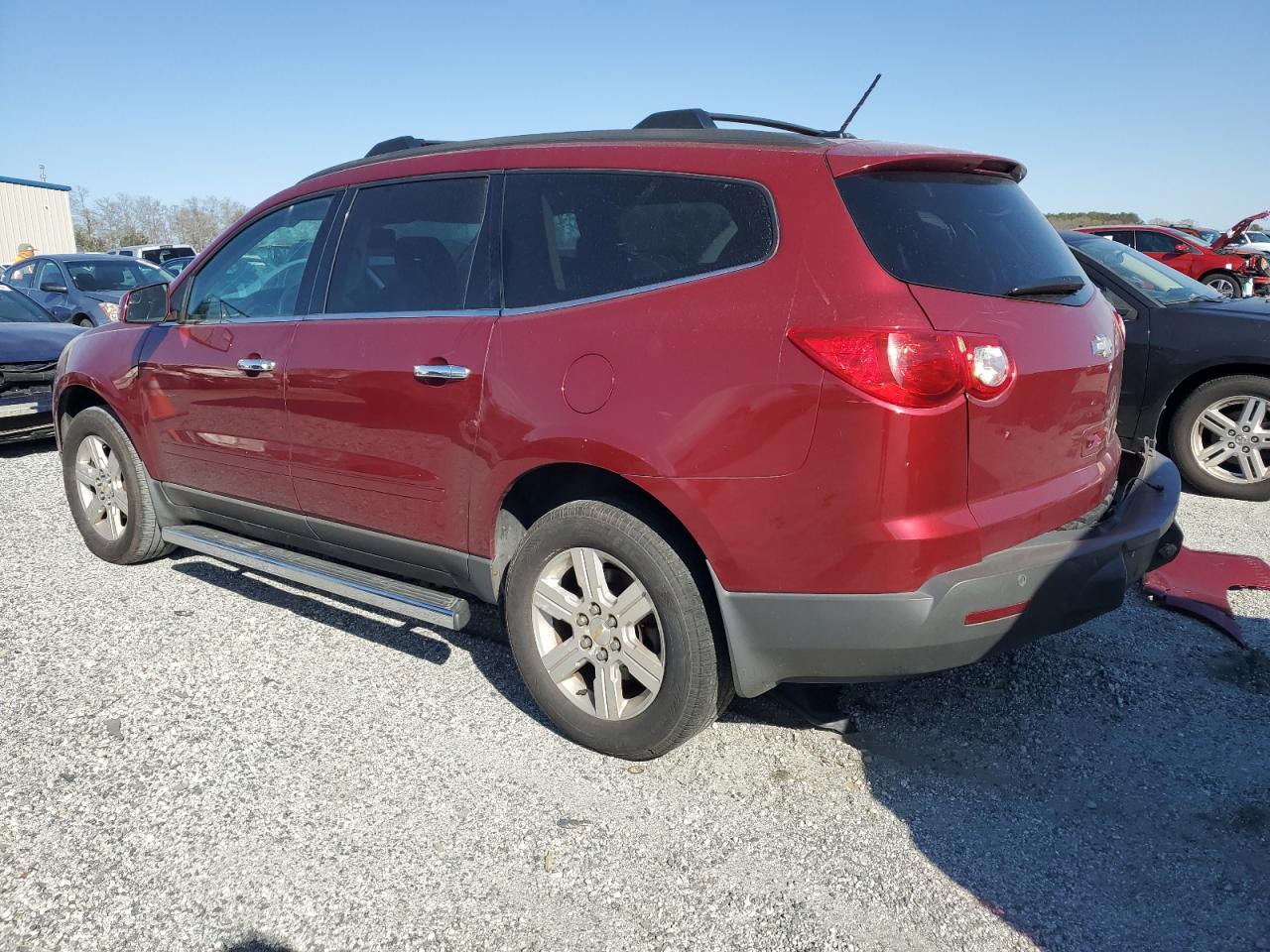 2011 CHEVROLET TRAVERSE L - Фото 2