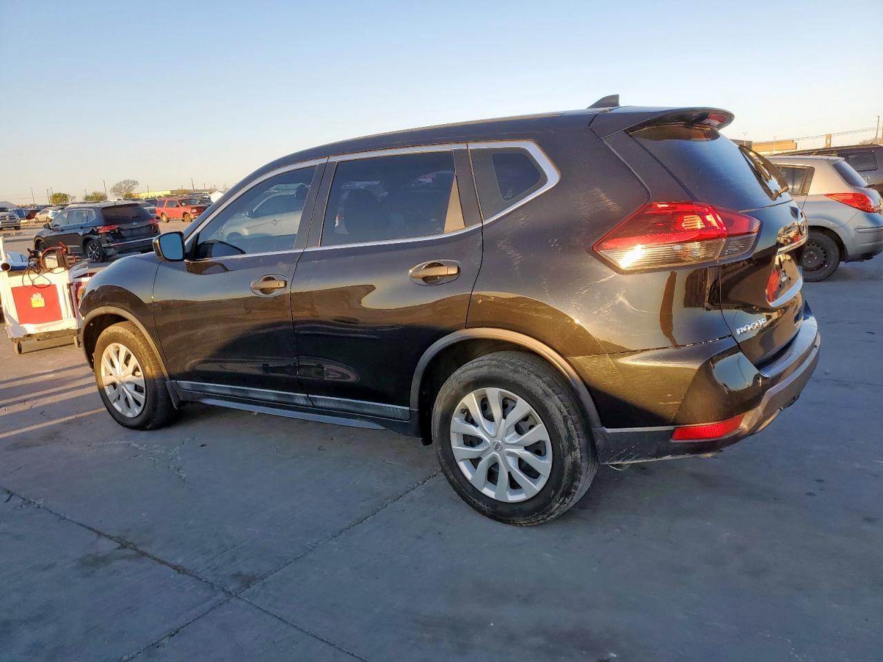 2018 NISSAN ROGUE S - Фото 2