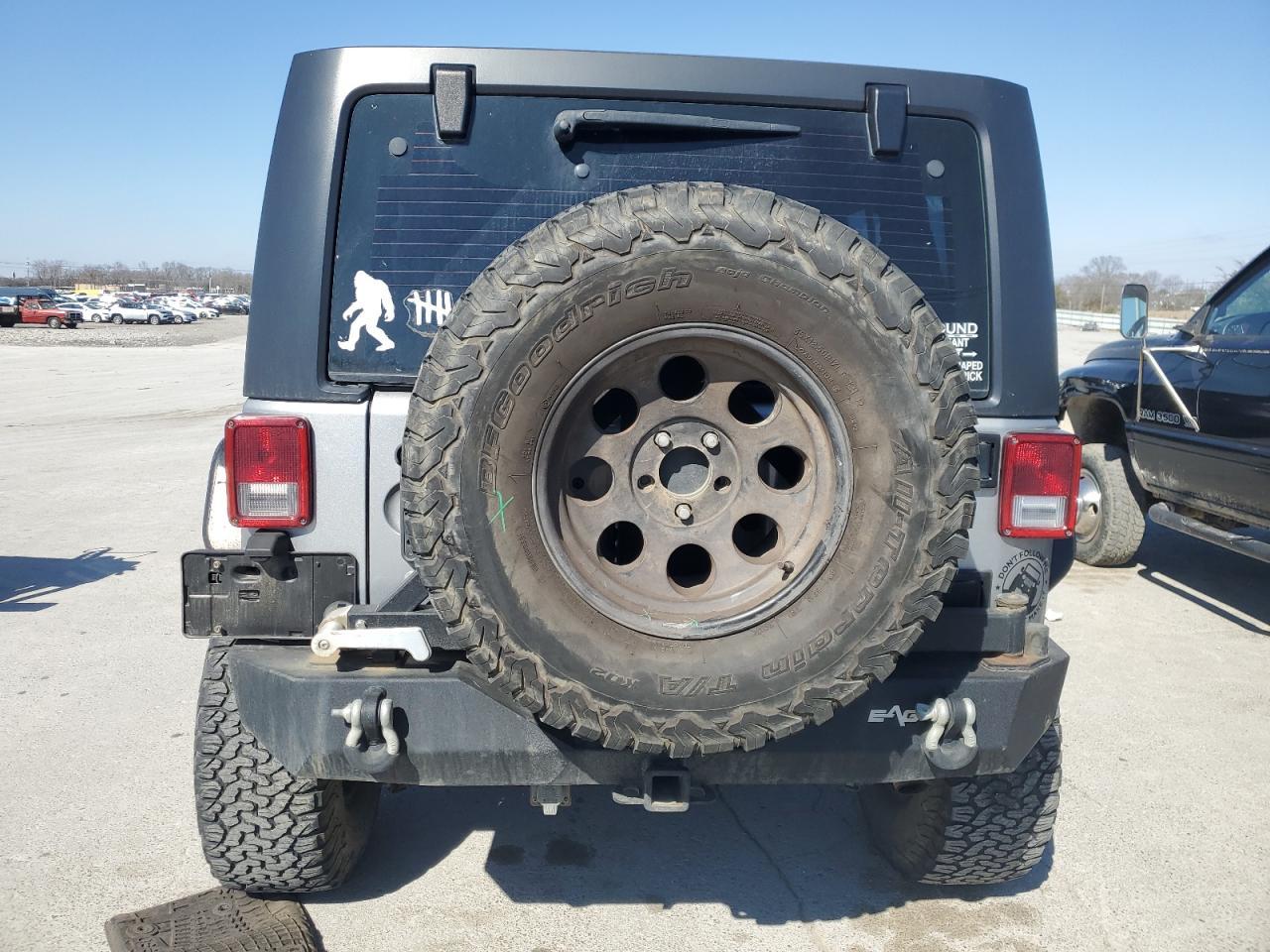 2015 JEEP WRANGLER U - Image 6