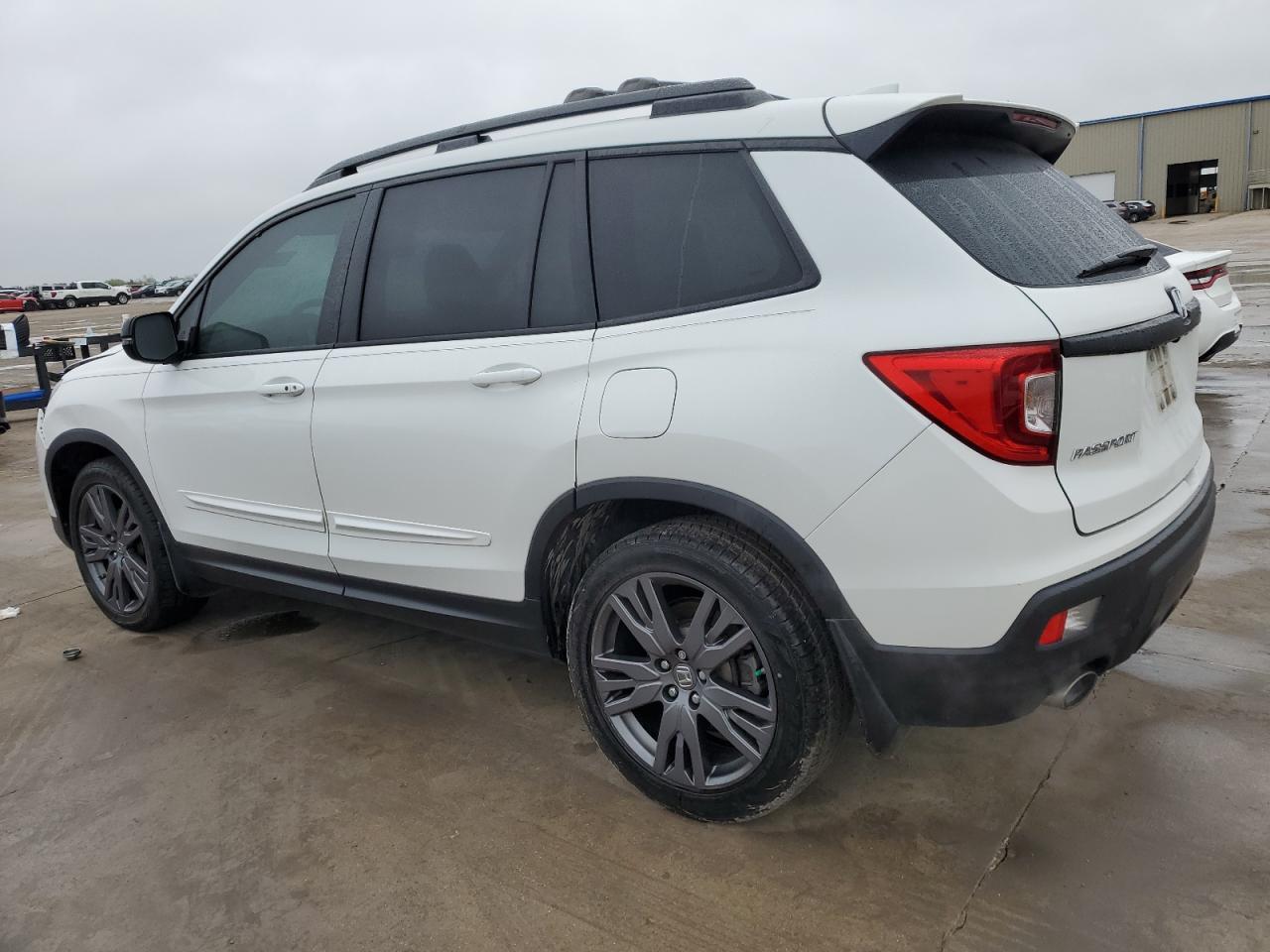 2020 HONDA PASSPORT E - Image 2