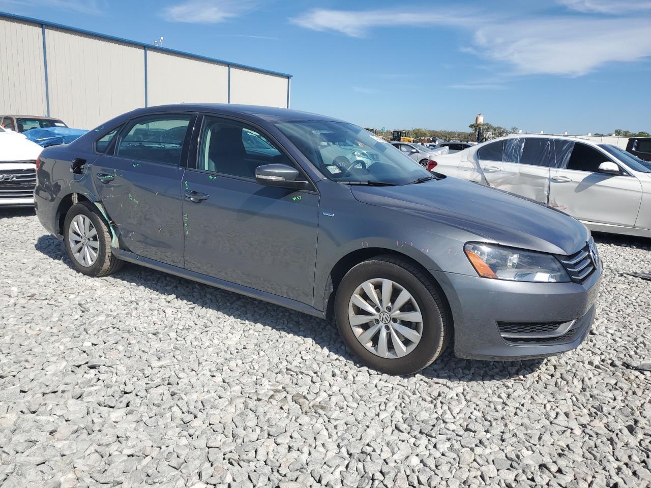 2015 VOLKSWAGEN PASSAT S - Фото 4