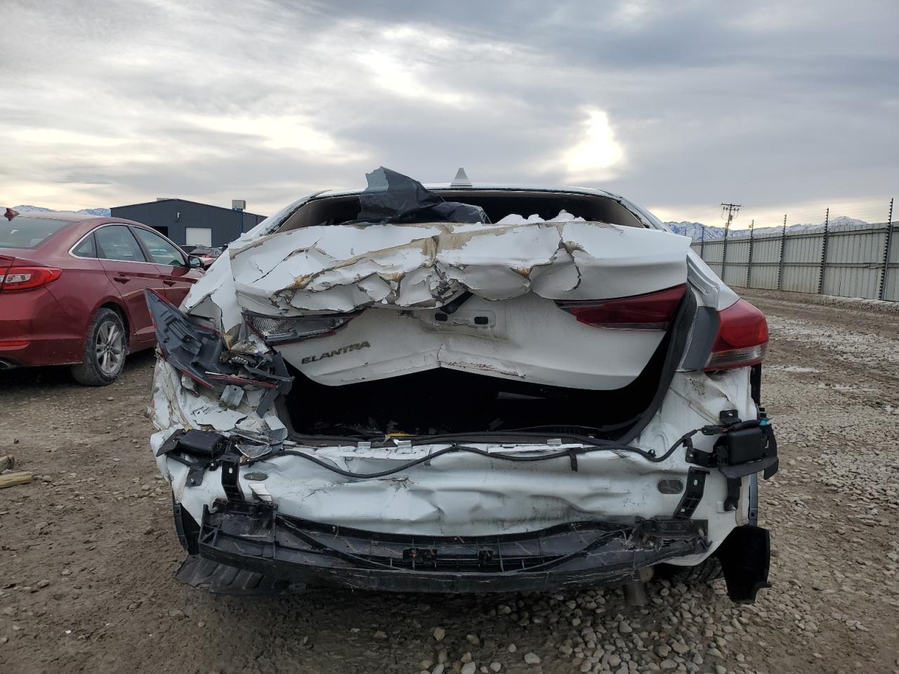 2018 HYUNDAI ELANTRA SE - Image 6