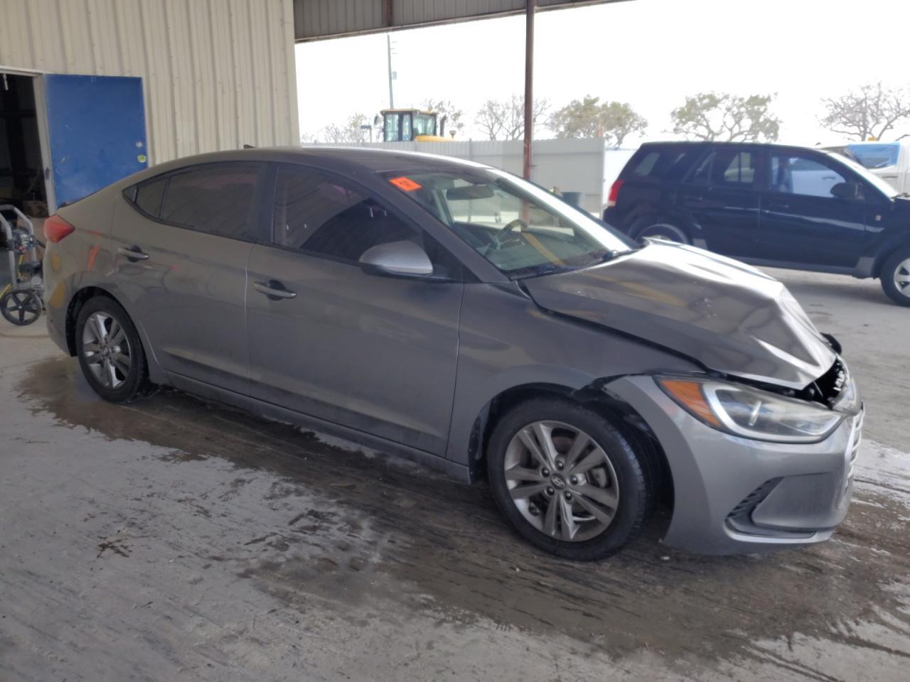 2018 HYUNDAI ELANTRA SE - Фото 4