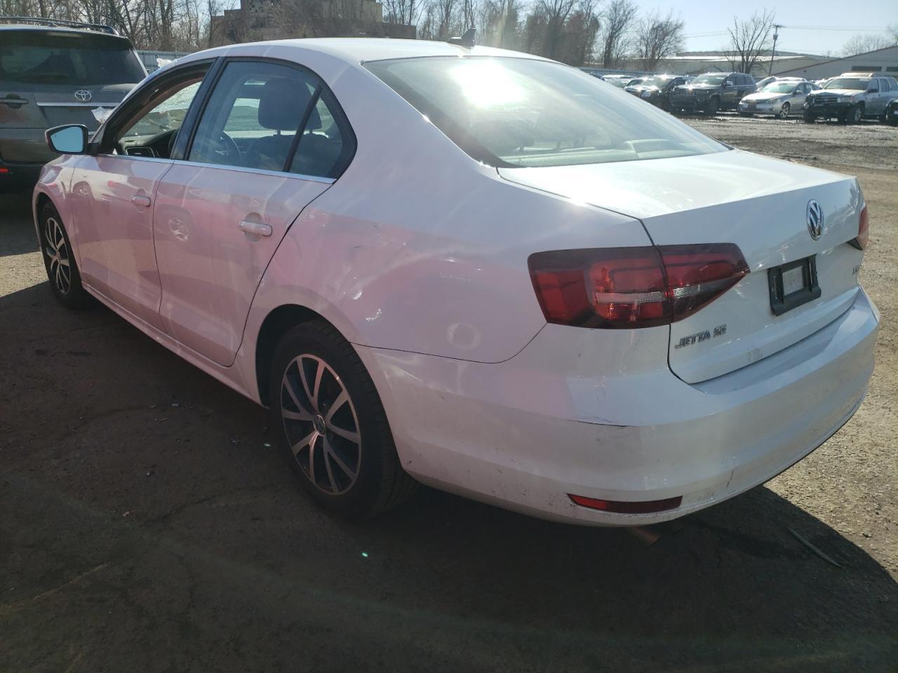 2017 VOLKSWAGEN JETTA SE - Image 2
