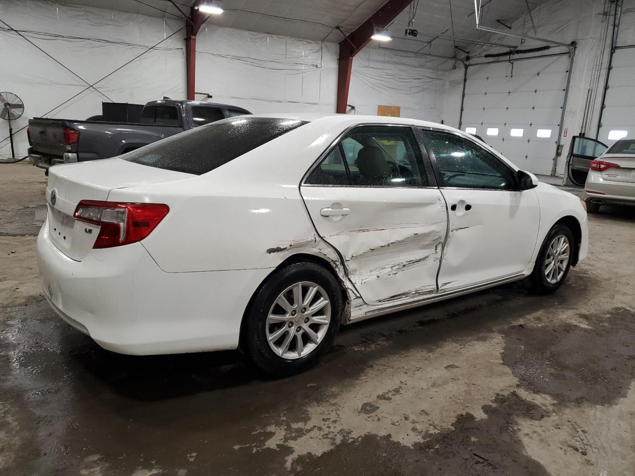 2012 TOYOTA CAMRY BASE - Фото 3