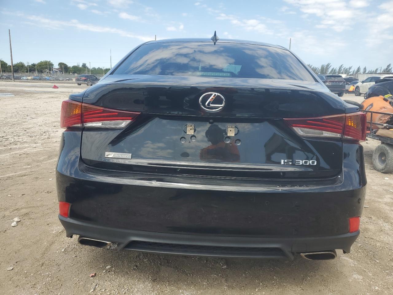 2019 LEXUS IS 300 - Фото 6