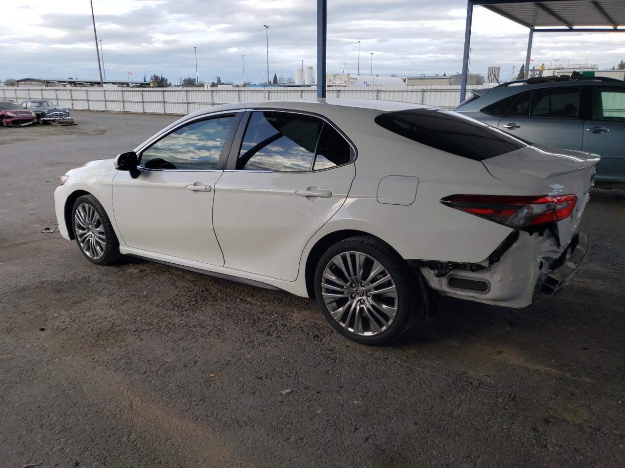 2018 TOYOTA CAMRY L - Фото 2