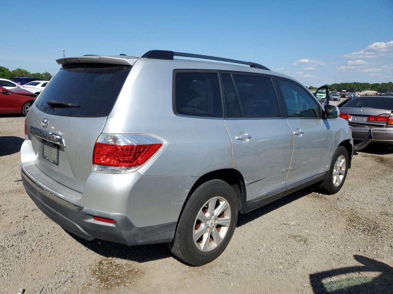 2011 TOYOTA HIGHLANDER - Фото 3
