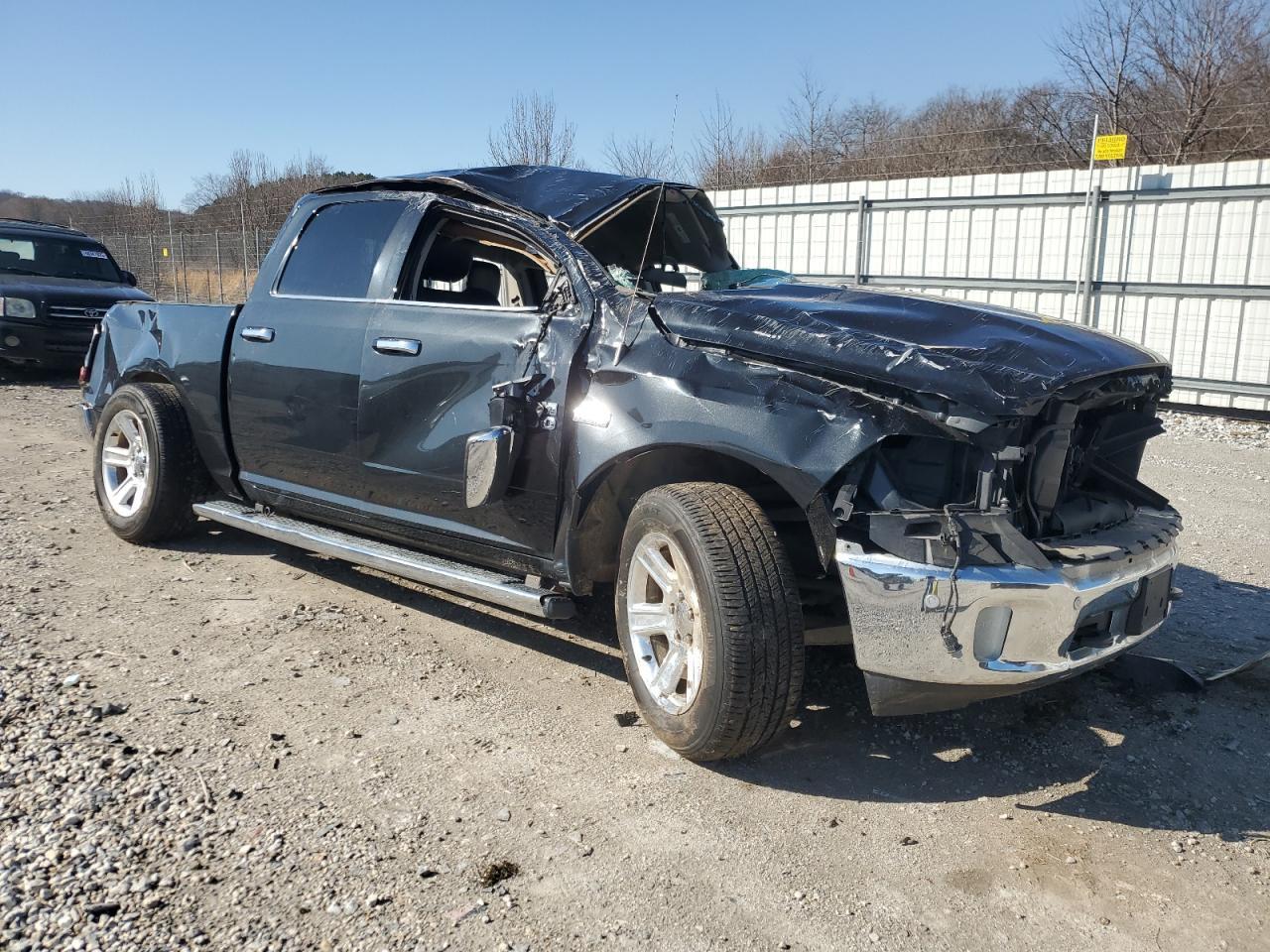2017 RAM 1500 SLT - Image 4