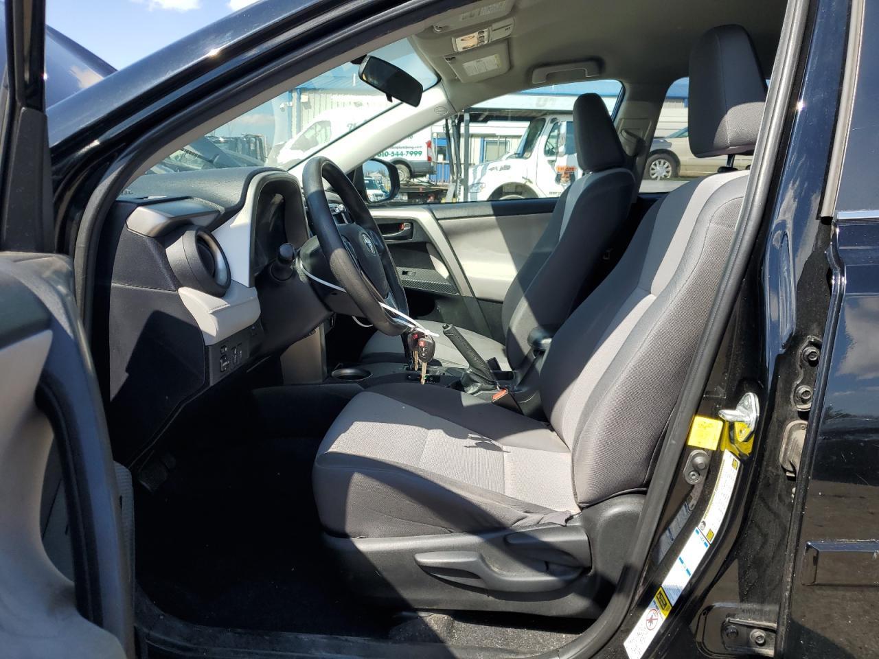 2015 TOYOTA RAV4 LE - Фото 7